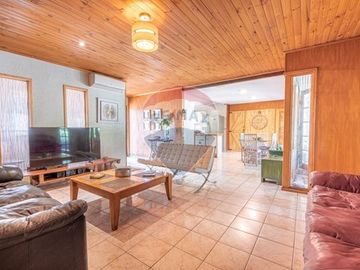Venta de casa en exclusivo condomino