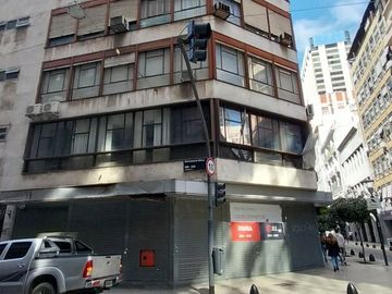 VENTA OFICINA AMOBLADA - MICROCENTRO - OPORTUNIDAD