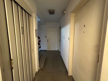 Monoambiente al frente-Balcón- Baulera-Recoleta