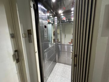 Monoambiente al frente-Balcón- Baulera-Recoleta