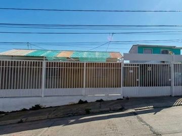 Acogedora casa de 1 piso en Cerro Esperanza