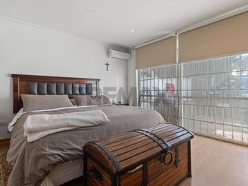 Amplia 5D, jardín y piscina 412mts, Las Condes
