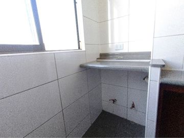 Arriendo Depto 2D2B Amplio con Terraza y Estac