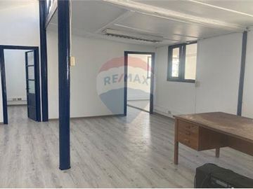 IMPECABLE PROPIEDAD COMERCIAL/INDUSTRIAL