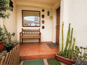 Casa en Condominio 4D/3B en Peñalolén
