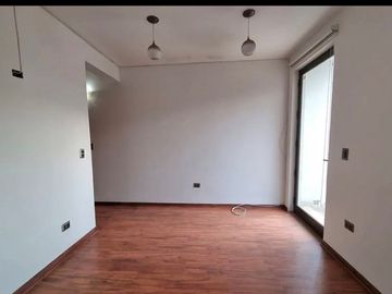 ¡Propiedad Comercial Ideal en La Reina!