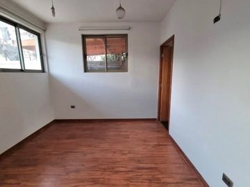 ¡Propiedad Comercial Ideal en La Reina!