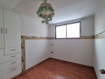 ¡Propiedad Comercial Ideal en La Reina!