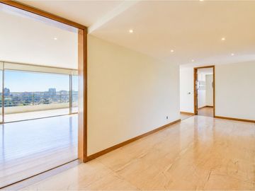 EXCLUSIVO PENTHOUSE en el Golf ! 4D + Sala