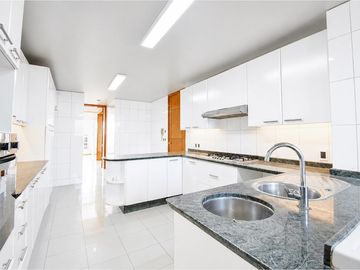 EXCLUSIVO PENTHOUSE en el Golf ! 4D + Sala