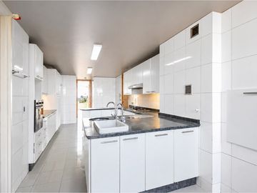 EXCLUSIVO PENTHOUSE en el Golf ! 4D + Sala