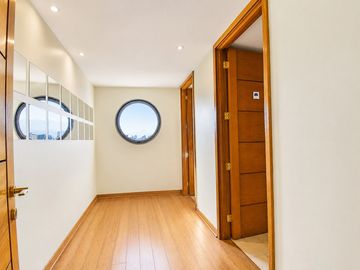 EXCLUSIVO PENTHOUSE en el Golf ! 4D + Sala