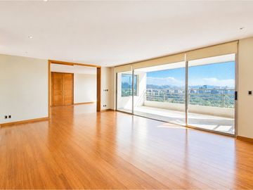 EXCLUSIVO PENTHOUSE en el Golf ! 4D + Sala