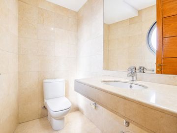EXCLUSIVO PENTHOUSE en el Golf ! 4D + Sala