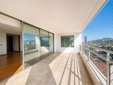 EXCLUSIVO PENTHOUSE en el Golf ! 4D + Sala