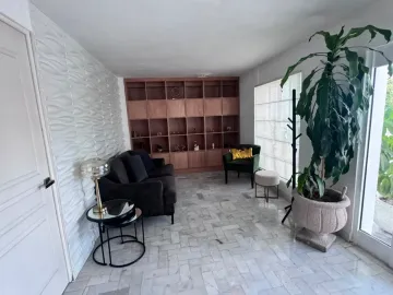 Casa en venta en Colonial La Sierra, San Pedro Garza García, Nuevo León