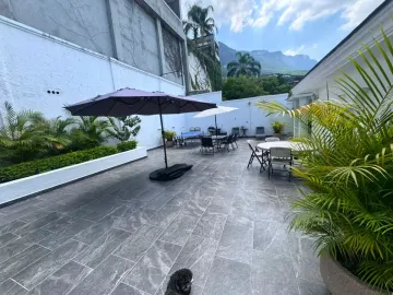 Casa en venta en Colonial La Sierra, San Pedro Garza García, Nuevo León