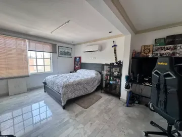 Casa en venta en Colonial La Sierra, San Pedro Garza García, Nuevo León