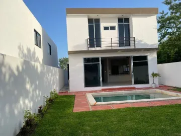 Casa en venta en Yaxkukul, Yaxkukul, Yucatán