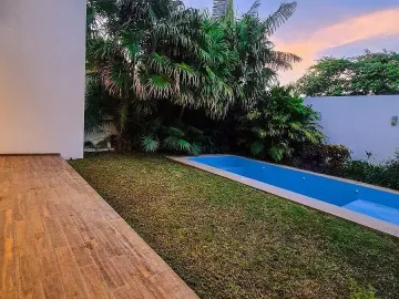 Casa en venta y renta en Temozon Norte, Mérida, Yucatán
