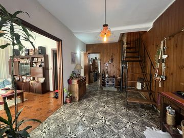 VENTA - Casa 3 dormitorios, cochera, patio, terraza. Alberdi, Rosario