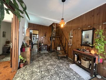 VENTA - Casa 3 dormitorios, cochera, patio, terraza. Alberdi, Rosario