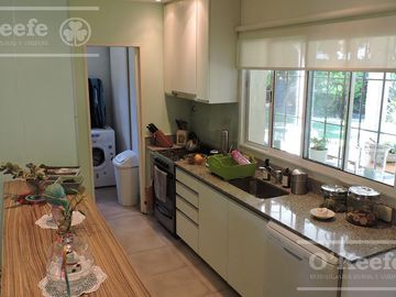 Casa de estilo colonial en venta  en Country Club El Carmen