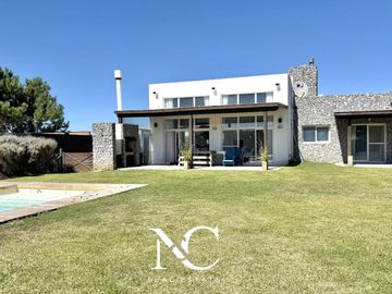Casa en Venta en Costa Esmeralda - Gas Natural