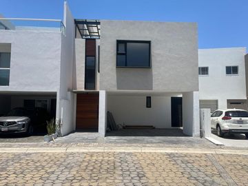 CASA EN VENTA EN PARQUE SANTIAGO,LOMAS DE ANGELÓPOLIS