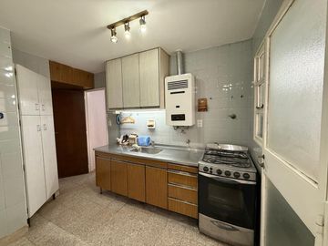 3 ambiente c/ balcón - Baño y toilette - 61 m2