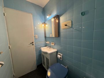 3 ambiente c/ balcón - Baño y toilette - 61 m2