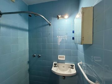 3 ambiente c/ balcón - Baño y toilette - 61 m2