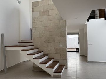 Casa en venta en Lomas de Juriquilla Querétaro, 4 recámaras