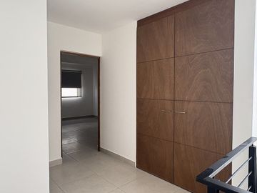 Casa en venta en Lomas de Juriquilla Querétaro, 4 recámaras