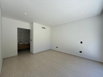 Casa en Venta Costa Esmeralda Barrio Residencial, 4 Dormitorios 220m² Pileta Losa Radiante USD 525.000