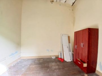 VENTA  - Casa a reciclar en el corazón de Echesortu, Rosario.