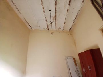 VENTA  - Casa a reciclar en el corazón de Echesortu, Rosario.