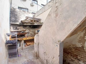 VENTA  - Casa a reciclar en el corazón de Echesortu, Rosario.