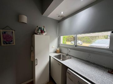 Casa en Alquiler Temporal Costa Esmeralda Barrio Residencial, 4 Dormitorios Arbolado
