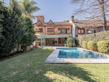 Venta Casa Florida Vicente Lopez 4 dormitorios escritorio jardín pileta parrilla garage 4 autos