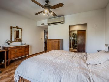 Venta Casa Florida Vicente Lopez 4 dormitorios escritorio jardín pileta parrilla garage 4 autos