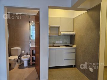 Departamento en alquiler con balcon y amenities en Monserrat