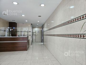 Departamento en alquiler con balcon y amenities en Monserrat