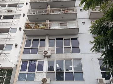Departamento en alquiler con balcon y amenities en Monserrat
