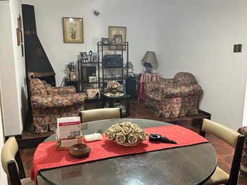 Venta PH 4 Amb. en 2 Ptas. en Ramos Mejía -  Muy Buen Estado  C/2 patios