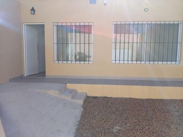 Casa a estrenar 3 ambientes con patio