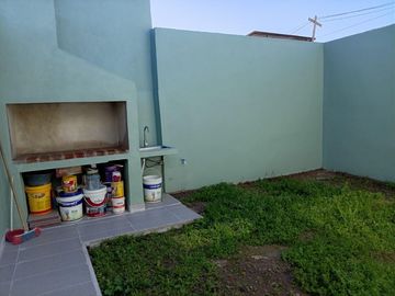 Casa a estrenar 3 ambientes con patio