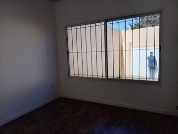 Casa a estrenar 3 ambientes con patio