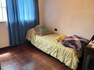 Venta PH 4 Amb. en 2 Ptas. en Ramos Mejía  - Muy Buen Estado  C/2 patios
