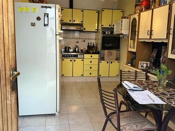 Venta PH 4 Amb. en 2 Ptas. en Ramos Mejía  - Muy Buen Estado  C/2 patios